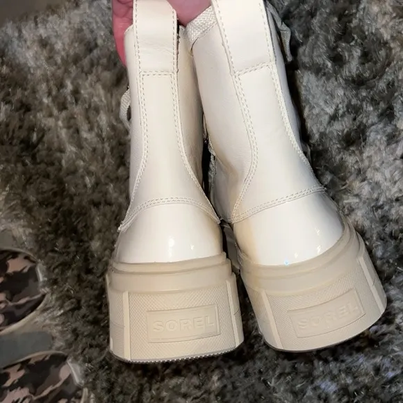 NWT Sorel Caribou x Boot Lace up WP Cozy