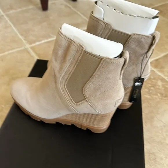 NWT SOREL Joan Uptown Chelsea Wedge Ankle Waterproof Boots