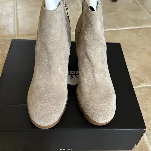 NWT SOREL Joan Uptown Chelsea Wedge Ankle Waterproof Boots