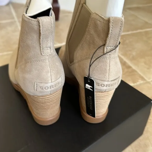 NWT SOREL Joan Uptown Chelsea Wedge Ankle Waterproof Boots