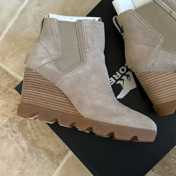 NWT SOREL Joan Uptown Chelsea Wedge Ankle Waterproof Boots
