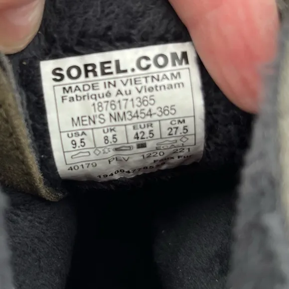 NWT Sorel Mens Chayanne Metro Lace Waterproof Boots Size Size 9.5 in Color Sage
