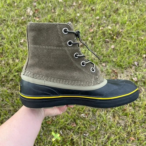 NWT Sorel Mens Chayanne Metro Lace Waterproof Boots Size Size 9.5 in Color Sage