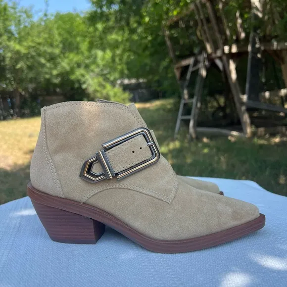 NWT Vince Camuto Ankle Buckle Tan Suede Boots Western Size 5