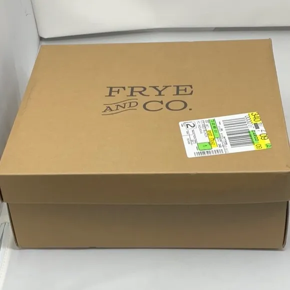 NWT Women’s Frye &amp; Company Indiana black vegan leather bootie, size 6.5 M