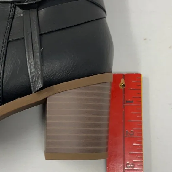 NWT Women’s Frye &amp; Company Indiana black vegan leather bootie, size 6.5 M