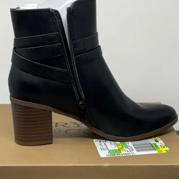 NWT Women’s Frye &amp; Company Indiana black vegan leather bootie, size 6.5 M