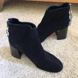 NWT! ZARA size 6 black leather ankle boots