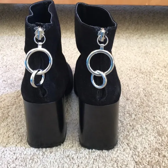 NWT! ZARA size 6 black leather ankle boots