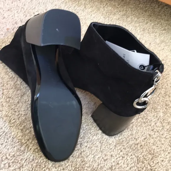NWT! ZARA size 6 black leather ankle boots