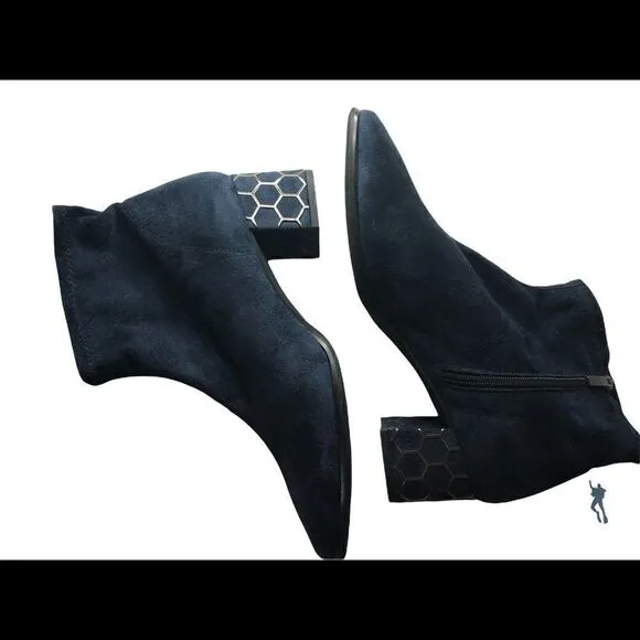 NWT Ron White Rapisardi collection. Odia boots.