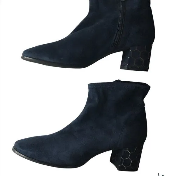 NWT Ron White Rapisardi collection. Odia boots.