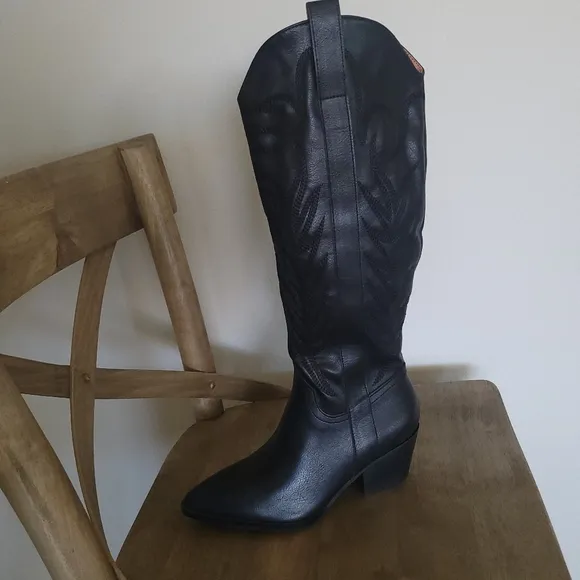 Oasis Society Samara Embroidered Tall Black Boots