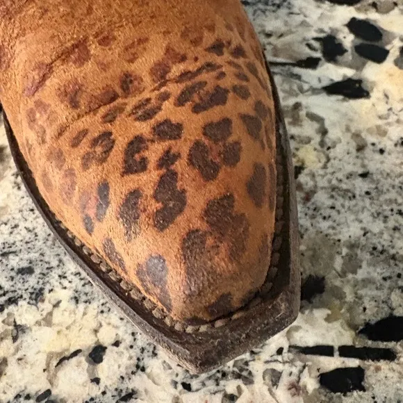 Old Gringo Leopardito YP boots. SZ 10