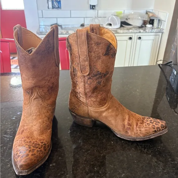 Old Gringo Leopardito YP boots. SZ 10
