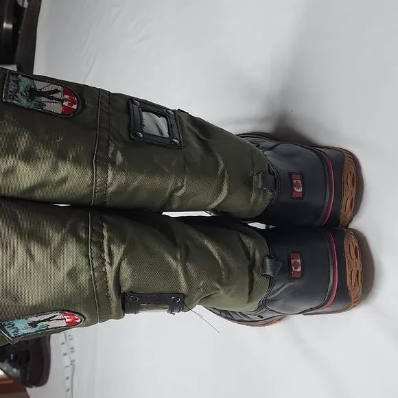 Pajar Canada Children's Grip Snow/Ice Boots, size 3.5