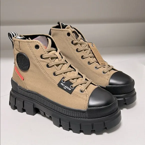 Palladium Revolt HI TX Tan and Black High-Top Boots - 6.5 NIB