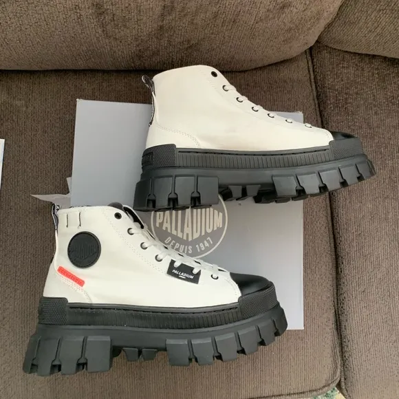 Palladium Women's Size 8.5 Revolt Hi TX Platform Boots Star White NIB 🌴