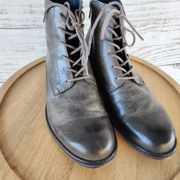 Paruno women's gray leather boots size 9