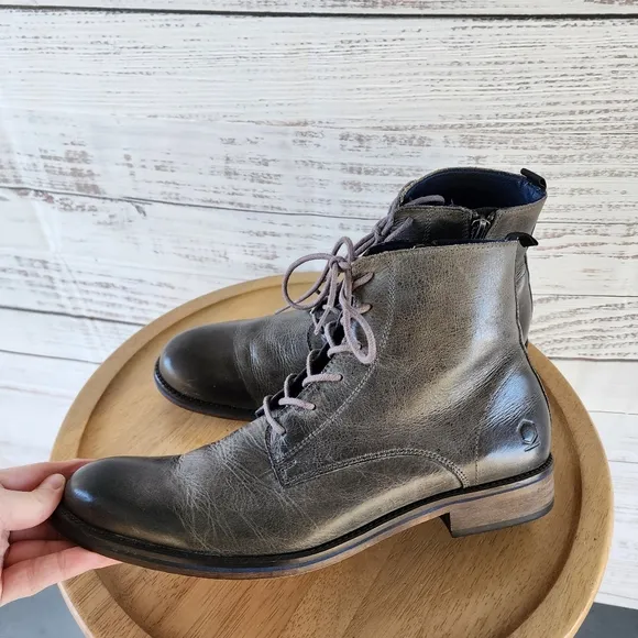 Paruno women's gray leather boots size 9