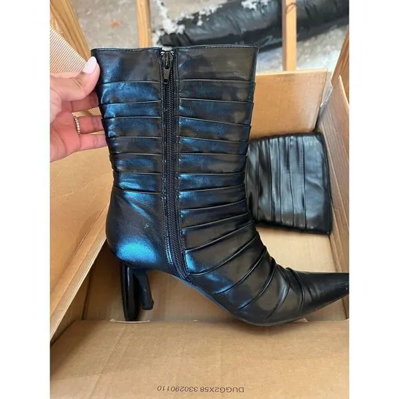 Patent Leather Ruched Heeled Ankle Bootie Boots size 7