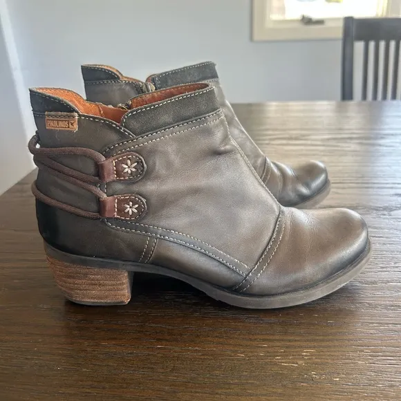 Pikolinos Brown Ankle Boots with Side Zipper and Decorative Straps