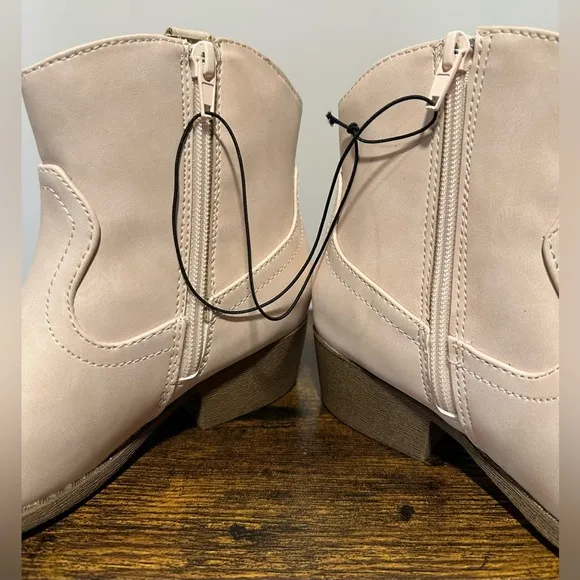Pop  Girls Blush Sutton Block Heel Cowboy Boots NWT Various Sizes