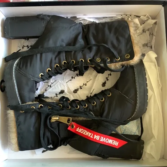 POSTER GRL Fur flight boot chunky heel 6 preowned