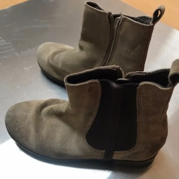 Prada kids boots suede 31