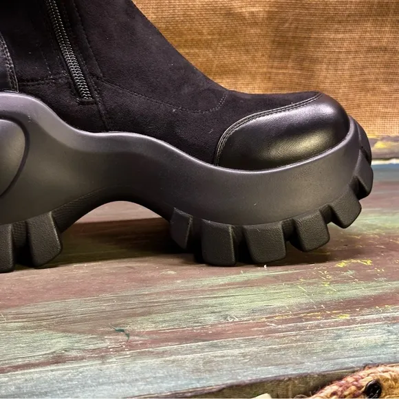 Pull on Vegan Leather Knee-High Chunky Platform Boots size 8 (39) NWOT