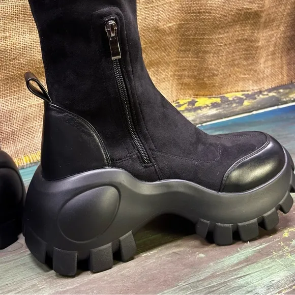 Pull on Vegan Leather Knee-High Chunky Platform Boots size 8 (39) NWOT