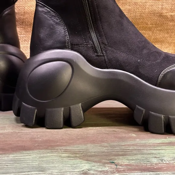Pull on Vegan Leather Knee-High Chunky Platform Boots size 8 (39) NWOT