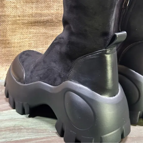 Pull on Vegan Leather Knee-High Chunky Platform Boots size 8 (39) NWOT