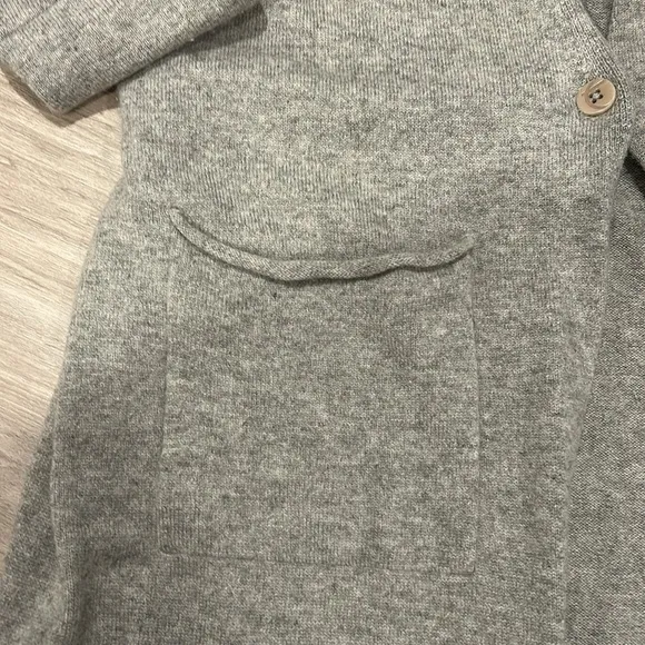 Quinn 100% Cashmere cardigan size small