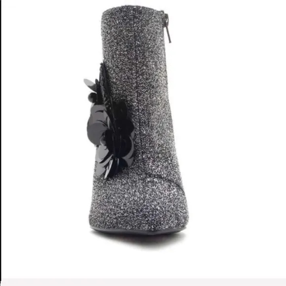 Qupid Silver floral ankle boots