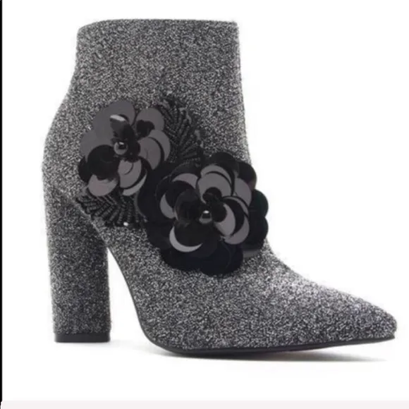 Qupid Silver floral ankle boots