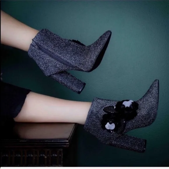 Qupid Silver floral ankle boots
