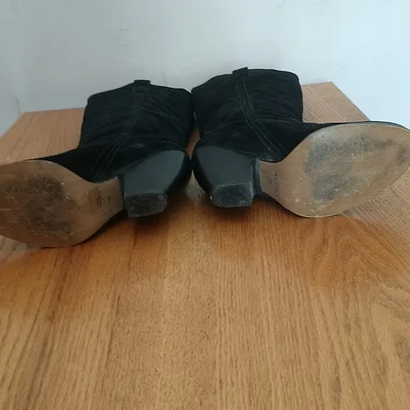 R KNEE HIGH SUEDE Nearly New Black Suede Boots Designer Aldo