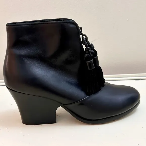 Rag &amp; Bone Darcy Black Leather Tassel Ankle Boots size 7.5