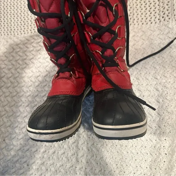 Red Sorels Snow Boots size 7 women'ss
