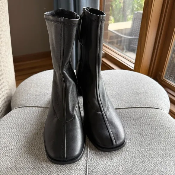 Reformation Black Heeled Boots with Chunky Heel
