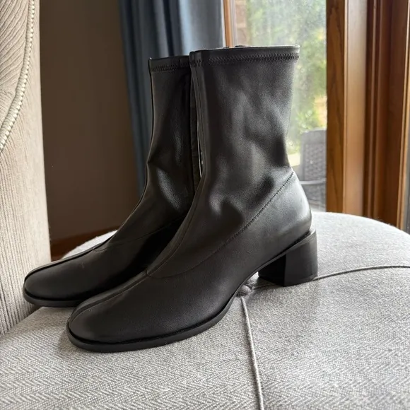 Reformation Black Heeled Boots with Chunky Heel