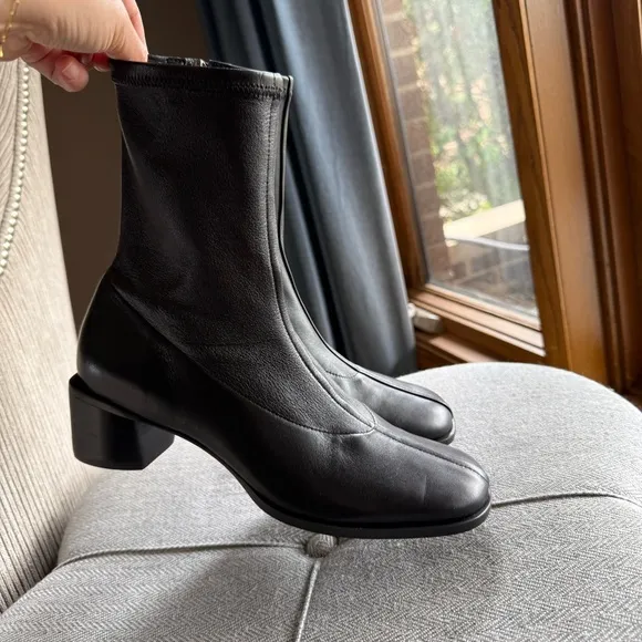 Reformation Black Heeled Boots with Chunky Heel