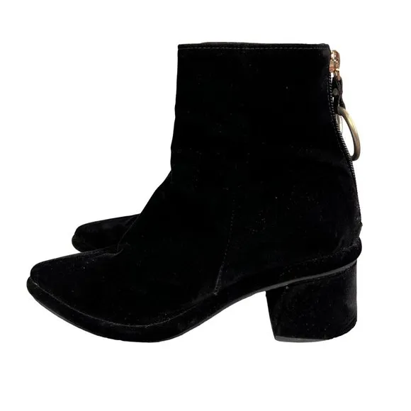 Reike Nen Bootie Ankle Boot Black Velvet Ring Zipper Pull US 7.5 Chunky Heel