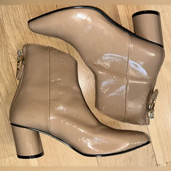REIKE NEN Women's Boots in Taupe Patent Leather, Round 2.5” Heel Size 39 NWOT