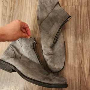 Rj colt gray suede boots size 9.5