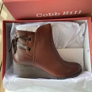 ROCKPORT COBB HILL LUCINDA LEATHER WEDGE TIE BACK ANKLE BOOTIES NWT SZ 7.5