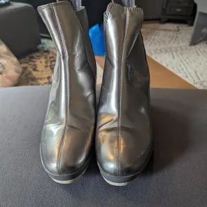 Rockport Silver Waterproof ankle boots- UK5 US7.5