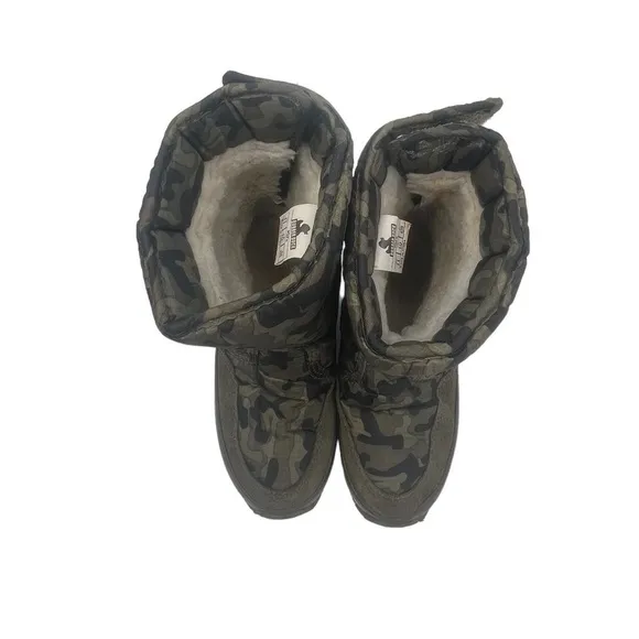 Rubber Duck Green Camouflage Snow Boots Size 11 Toddler