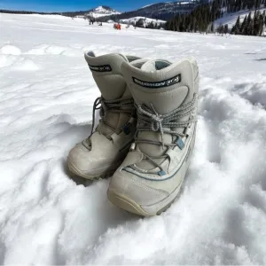 SALOMON Synapse Women's Snowboard Boots Lace Up Snow Shoes Size 10